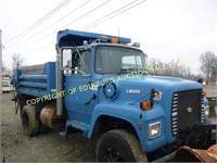 1995 FORD L-8000 DUMP TRUCK