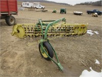 John Deere 670 Rake