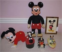 7 Piece -  Mickey Mouse Bank / Crawling Mickey