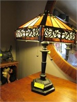 Beautiful Slag Glass Lamp: Tiffany Style, 6 Panel