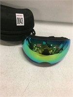 SKI GOGGLES