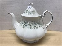 Paragon “debutante” Pattern Teapot