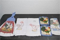 Chicken/Rooster Décor Potholders, Hand towels & 2