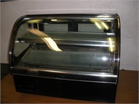 Counter Top Curved Glass Deli Case 20 x 35 x27
