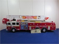 *Large Scale Battery Operated Fire Truck - Lights