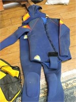 FitzWright 2 Piece Wet Suit with Hood
