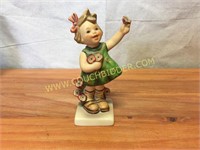 Goebel Hummel Spring Cheer 72 figurine