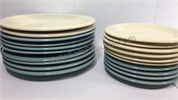 Lot of Everyday Gibson plates, 10 dinner plates