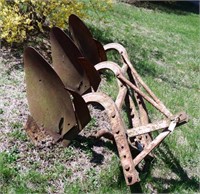 Massey Ferguson 3 bottom plow