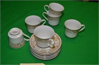 SET OF WALLACE HERITAGE CUPS/SAUCERS