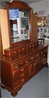 EARLY AMERICAN STYLE, MAHOGANY DOUBLE DRESSER 9