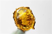 1 HATPIN INTAGLIO BUST IN LARGE AMBER STONE