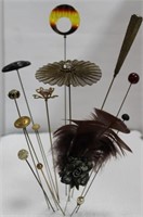 13 HATPINS GOLD MESH, FEATHER, 1 RED BALL, 1