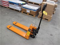 Titan 5,500 Lb Cap Hydraulic Pallet Jack