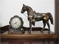 Yorkshire novelty clock w/ horse