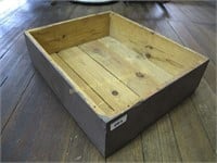 Painted wooden box, 14" x 17 1/2"