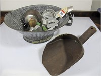 Gray graniteware colander & contents