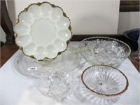 Lot: 5 glass bowls and plates
