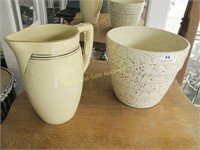Lot: flower pot and pitcher