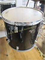 Evans hydraulic bass drum, with stand