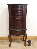 DESIRABLE JEWELRY CHEST
