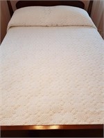 HAND DONE DOUBLE/QUEEN LACE BEDSPREAD- MINT