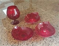 KT-Set of 4 Cranberry Glass pieces
