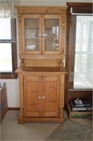 Light wood hutch/kitchen cabinet