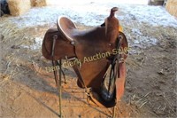 Corriente 15" rough-out roping saddle