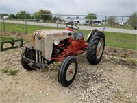 LL- FORD 600 TRACTOR