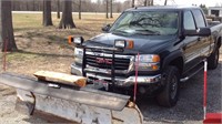 2005 GMC 2500 HD with 8" blizzard plow