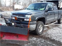 2003 chevy 2500 HD with plow