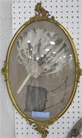 FEATHER FAN AND MESH BAG IN ELABORATE FRAME