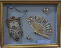MINIATURE PAINTED FAN WITH MESH BAG AND 2 PINS -