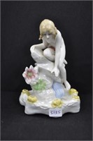 LADY REACHING INTO WATER - 4 1/2" - WHITE/TINTED
