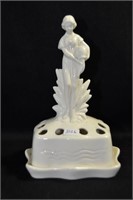 LADY POURING WATER FROM A JUG - 7" - IVORY