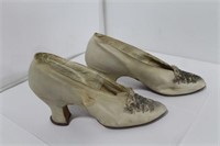 VICTORIAN LADIES SHOES CLOTH, BEADWORK ON TOES,