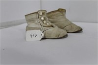VICTORIAN BABY SHOES WHITE LEATHER, BUTTON UP