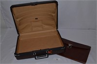 Lark A 411 Briefcase & Paper/Legal Carrier