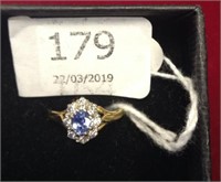 18crt gold pale sapphire and diamond ring