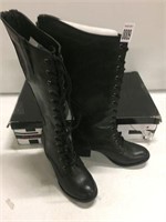 NOT RATED WOMENS BOOTS SIZE 9