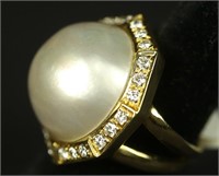 "18KT-KMP" YELLOW GOLD PEARL AND DIAMOND RING