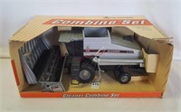 Scale Models Gleaner R-62 1:16 Scale