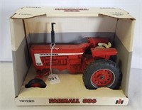 ERTL Farmall 806 1:16