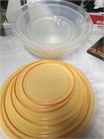 Set of 4 plastic mixing bowls
