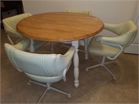 Dinette Table w/ 4 Rolling Chairs
