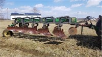 John Deere 2810 plow