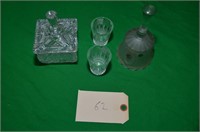 LOT OF MISC GLASS PIECES
