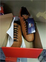 New in box golf shoes size 13 men's