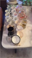 Coffee mugs, juicer and miscellaneous glasses